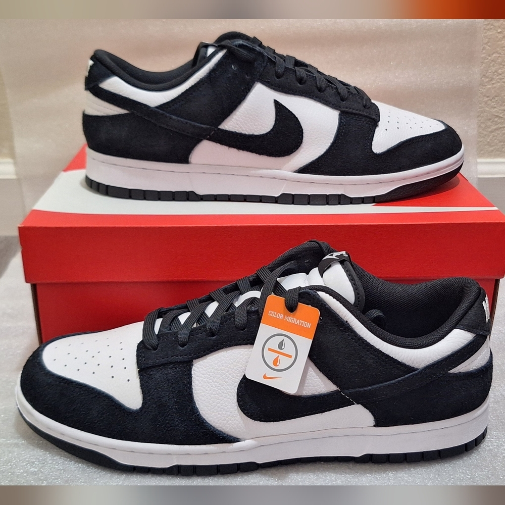 Nike Men’s Black and White Low-Top Sneakers